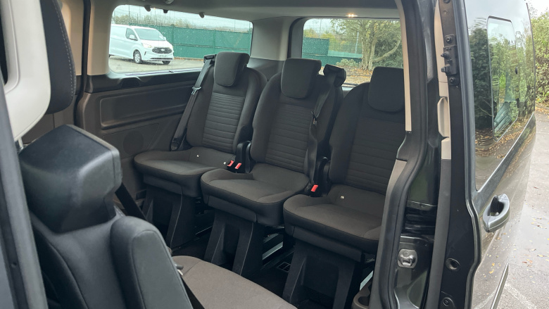 Ford Tourneo Custom Transit Custom Tourneo L2 Diesel Fwd 2.0 EcoBlue 130ps L/R 8 Seater Titanium Auto